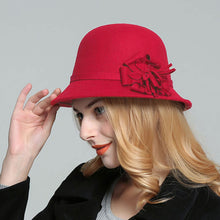 Load image into Gallery viewer, Purple cloche hat
